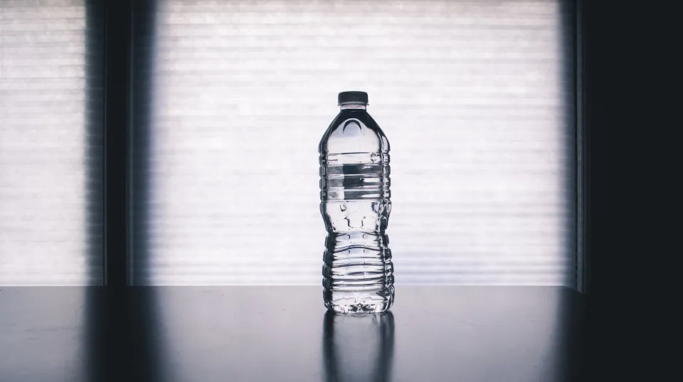 How Much Water Should An Elderly Person Drink a Day?￼