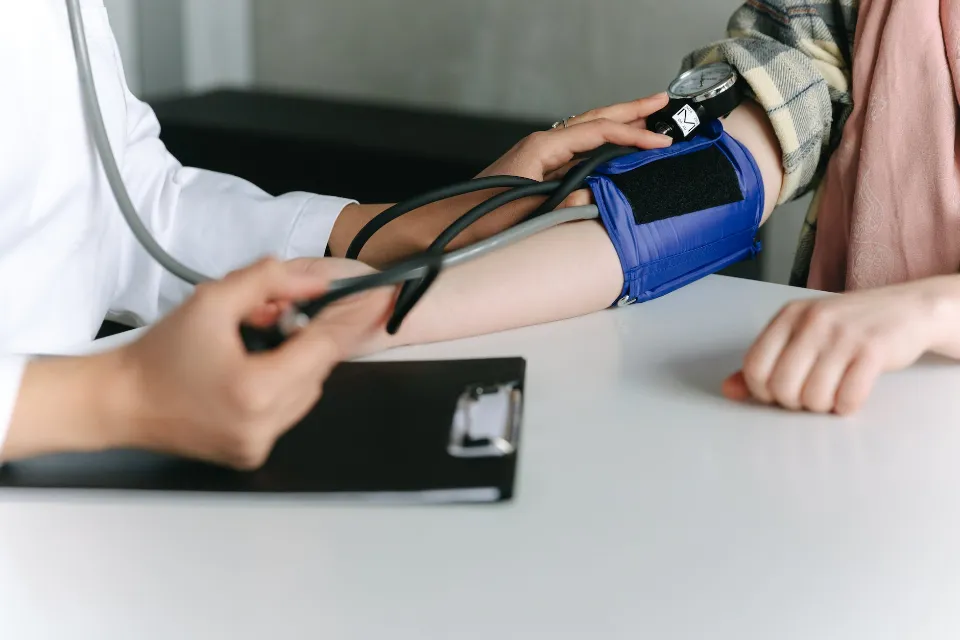 Low Blood Pressure After Surgery: Causes&Treatments